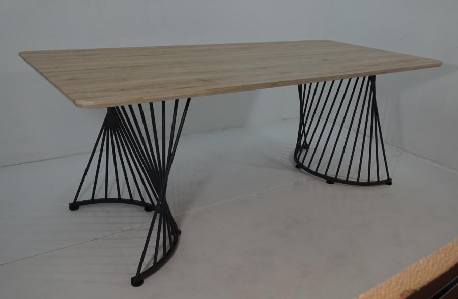 Altus - DINING TABLE