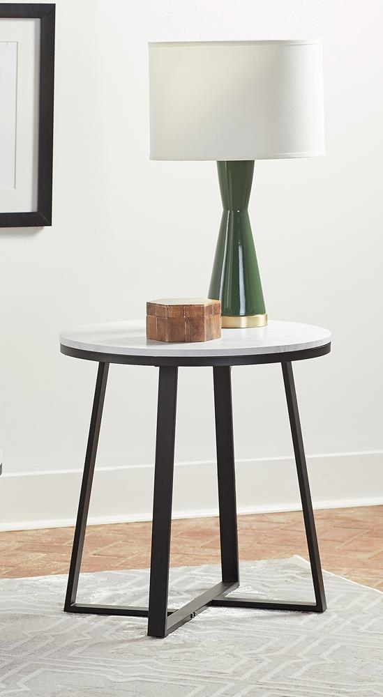 Hugo - END TABLE