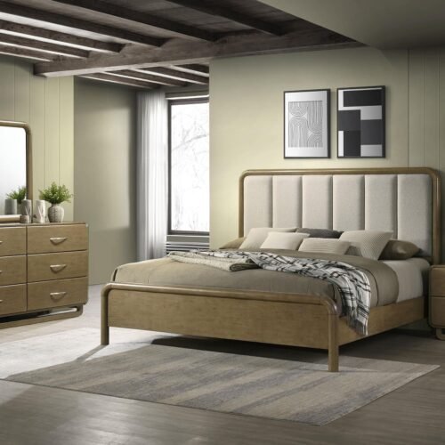 Amsbury 4-piece Eastern King Bedroom Set Nutmeg